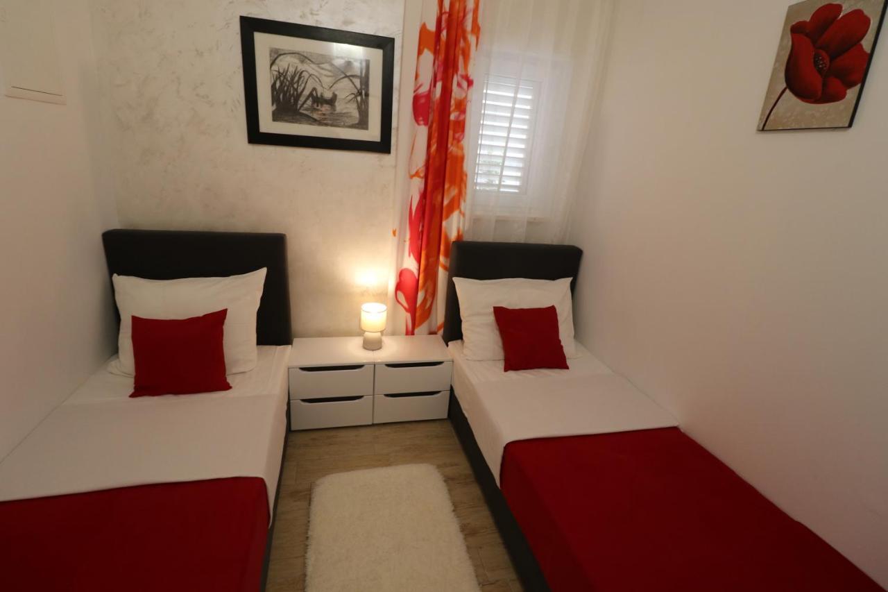Apartmani Bilokapic Primošten Extérieur photo